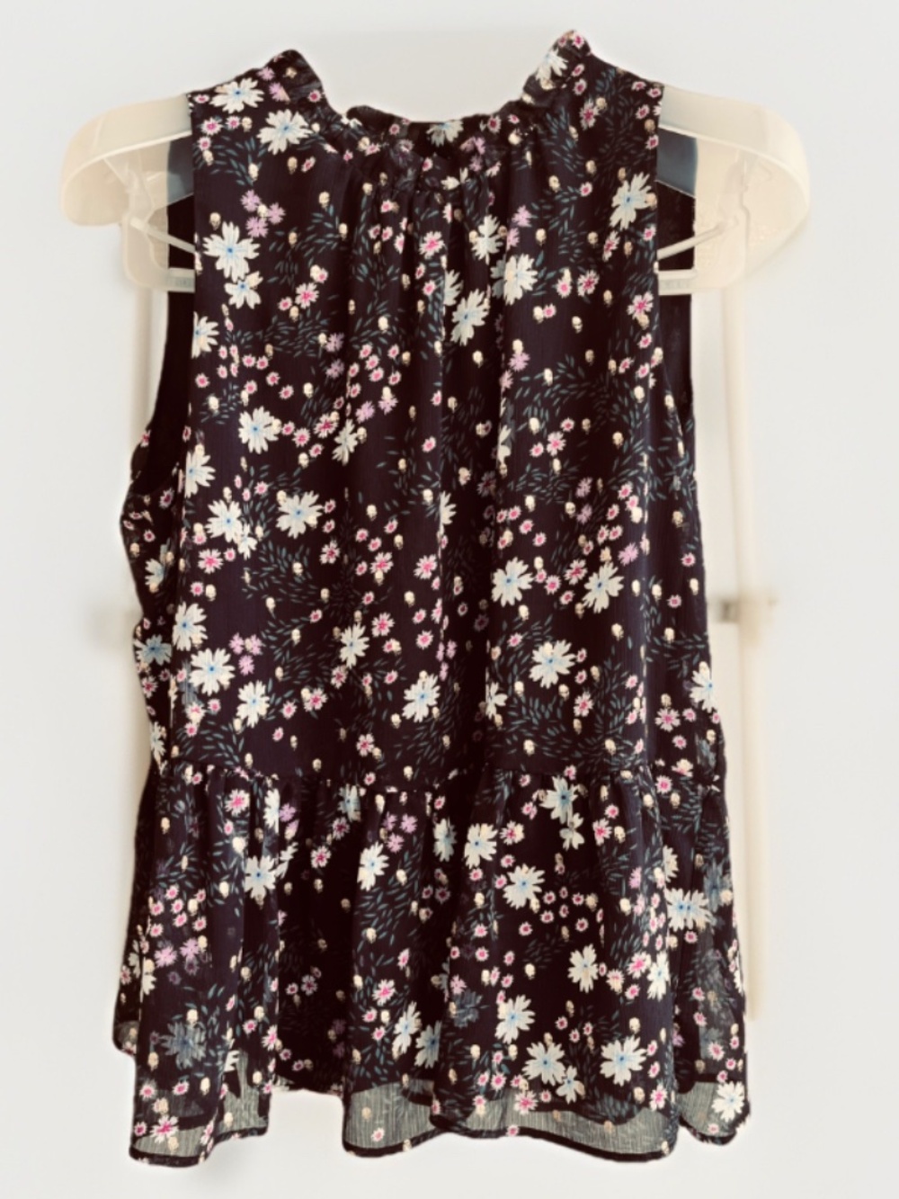 LOFT Black Floral Peplum Blouse Ruffle Neck Shiffon Tank Top Size M Clip Dot